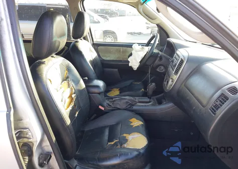 2005 Ford Escape Limited from USA, damaged, VIN 1FMCU04115KA69842